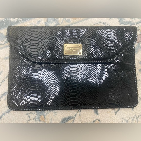 Michael Kors Handbags - Michael Kors Large Clutch Croc Print Black & Gold